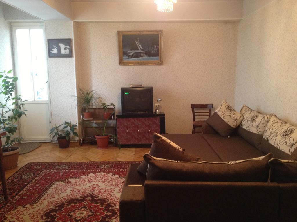 Room In Apartment At Tigrana Metsa Erevan Esterno foto